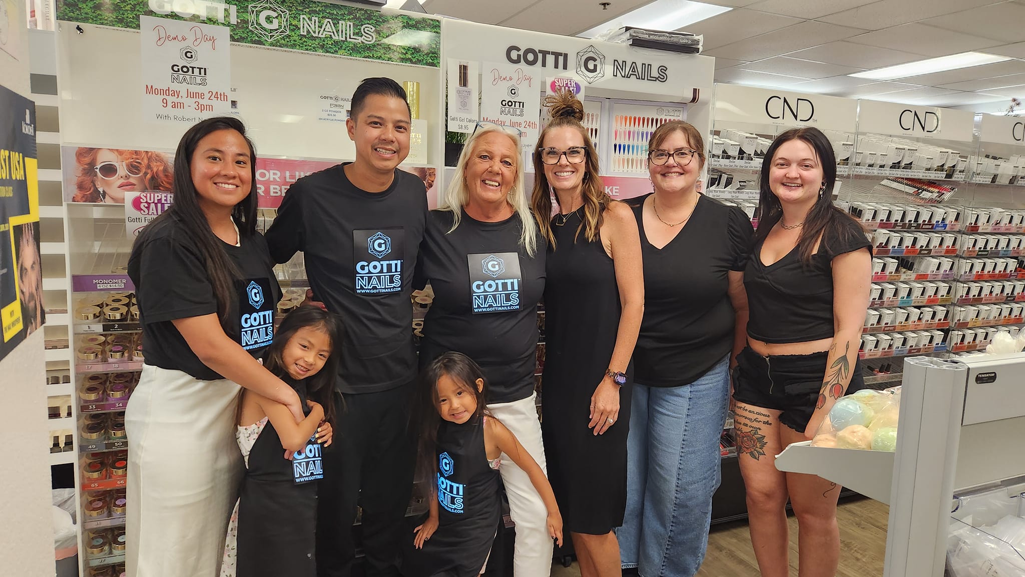 How to Clean Your Acrylic Nail Brush