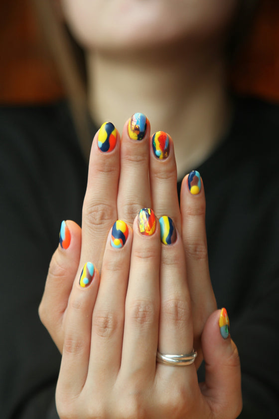 Revolutionize Your Nail Art with Stunning Blue Cateye Gel Polish