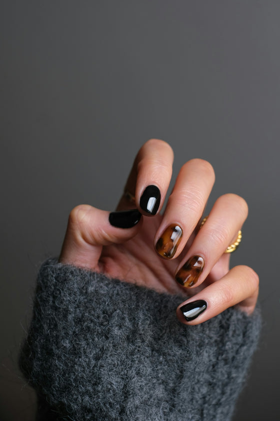 Going Glam with #55L Gotti Nail Lacquer: Glo On Green Nail Art Ideas with Stunning Gel Polish