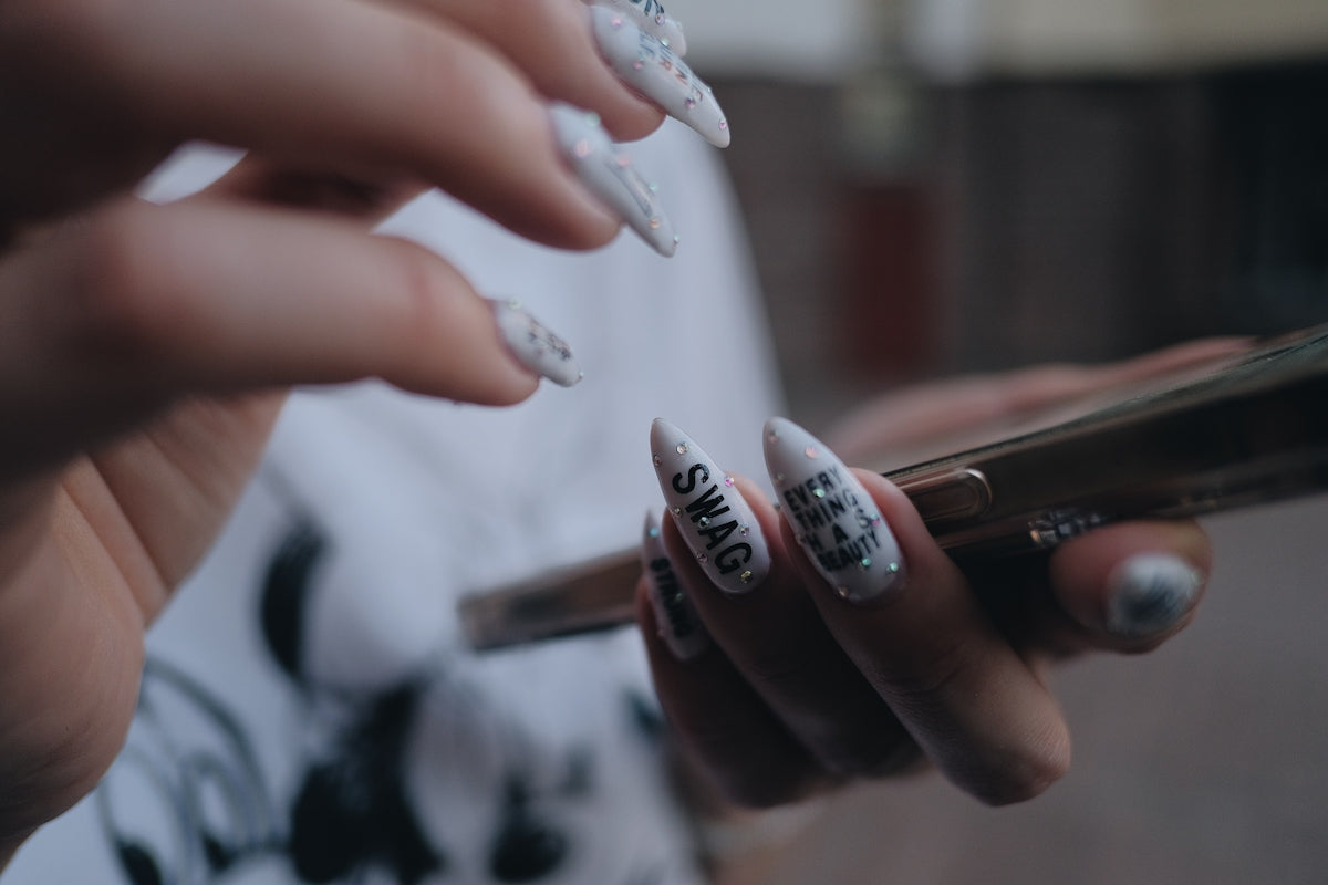 Gotti Velvet Groove Inspiration: Achieve Luxurious Nail Art with Gel Polish and Nail Polish