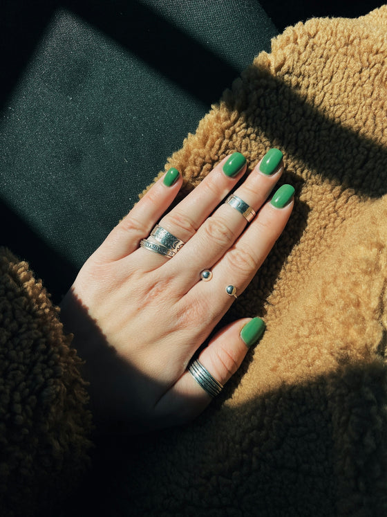 Unlock Your Sparkle: Nail Art Secrets with #31F Gotti Fusion Powder Using Gel and Nail Polish
