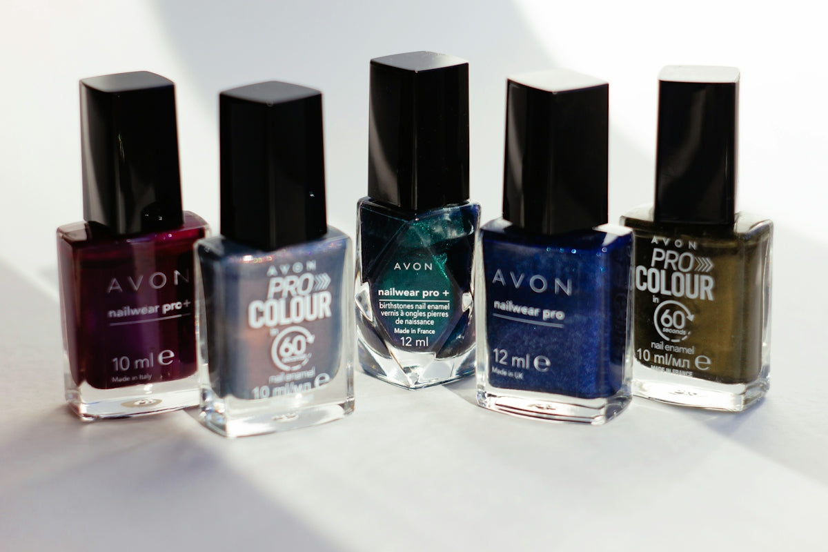 Elevate Your Nail Art: Transformative Techniques with Blue Cateye Gel Polish Nail Magic